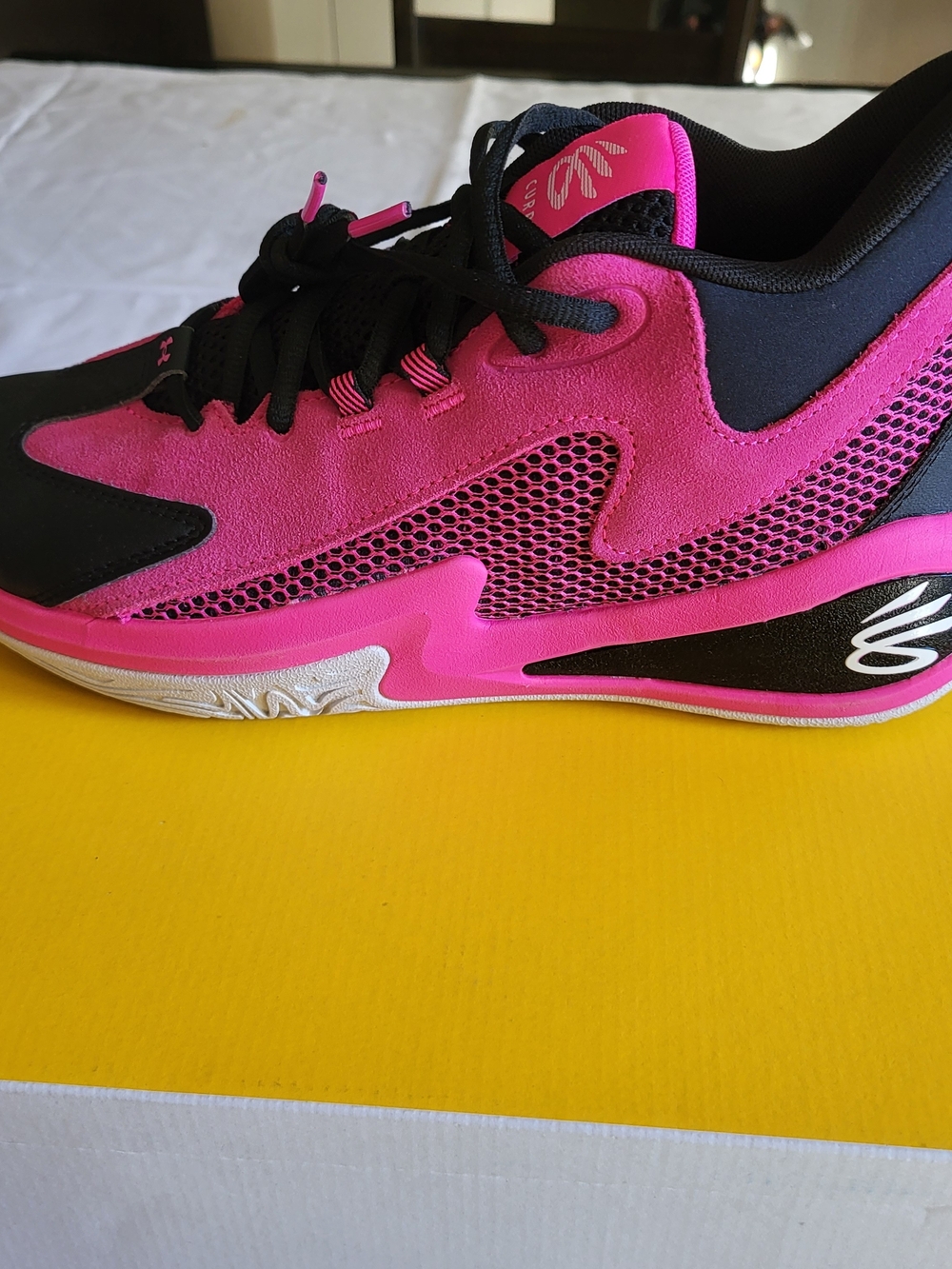 *NEW* Under Armour Curry 3Z 25 SDE Pink/Black Size Men’s 9 Women's 10.5 with Box